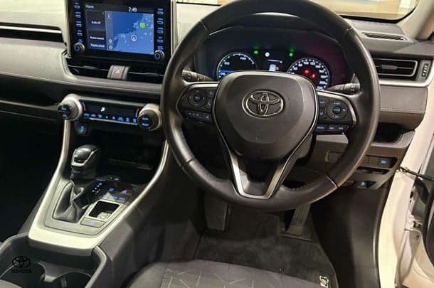 2021 Toyota RAV4 GXL-2WD in White