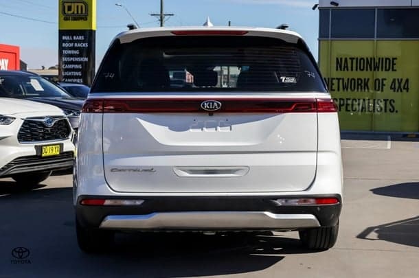 2021 Kia Carnival Platinum in White