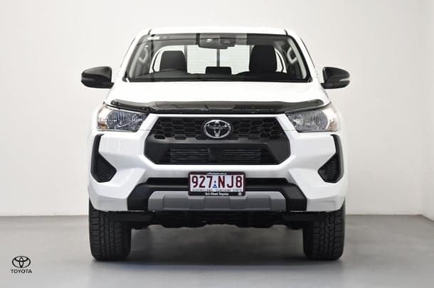 2025 Toyota Hilux SR in White