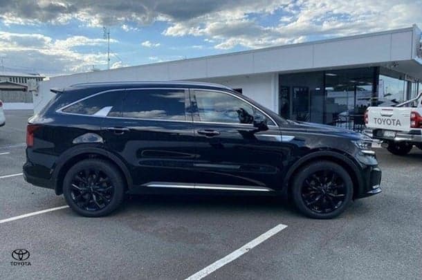 2022 Kia Sorento GT-Line in Black