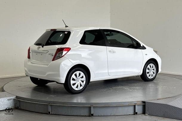 2011 Toyota Yaris YRS in White
