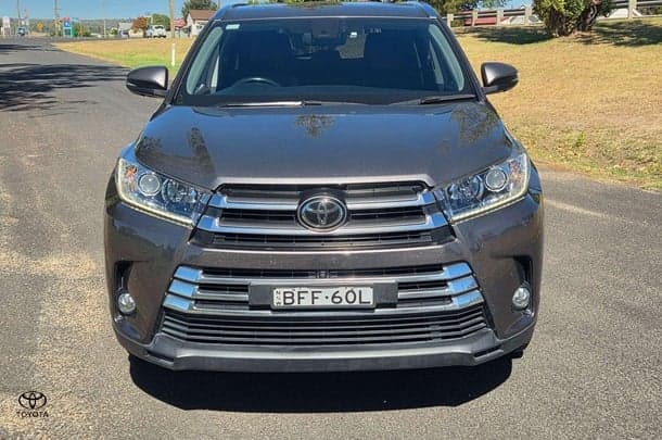2017 Toyota Kluger AWD GRANDE in Grey