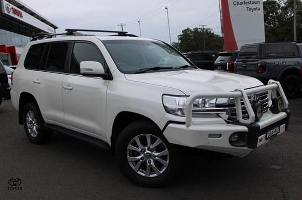 2017 Toyota Landcruiser VX in White