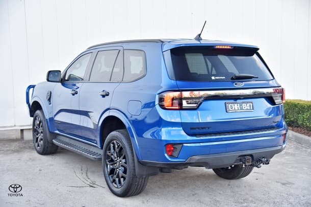 2022 Ford Everest Sport in Blue