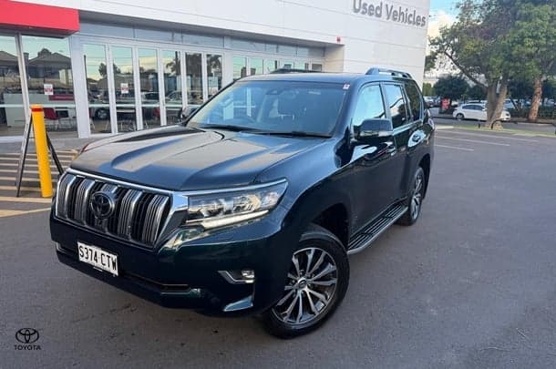 2022 Toyota Landcruiser Prado Kakadu in Black