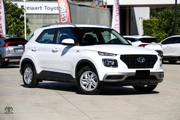 2025 Hyundai Venue Base in Atlas White