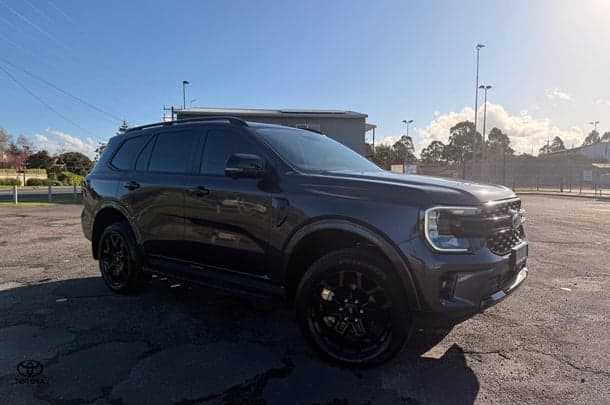2025 Ford Everest Sport in Grey