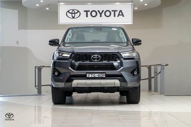 2025 Toyota Hilux SR5 48V in Grey