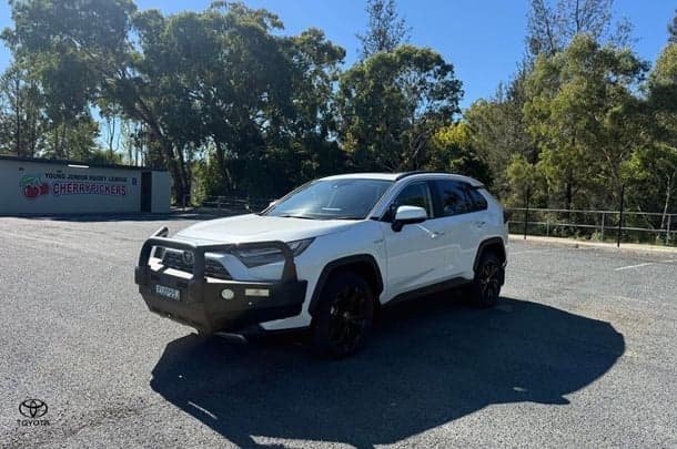 2022 Toyota RAV4 Cruiser in White