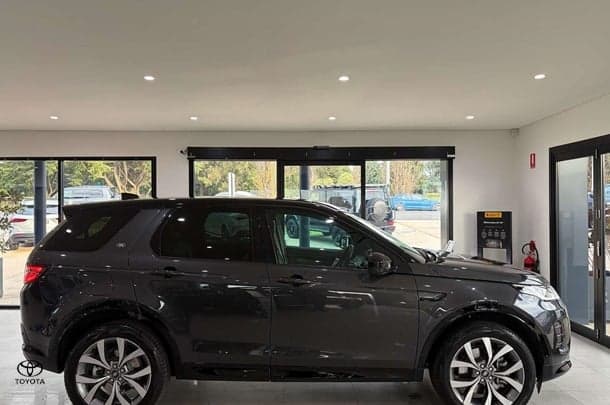 2024 Land Rover Discovery Sport P250 Dynamic HSE in Grey