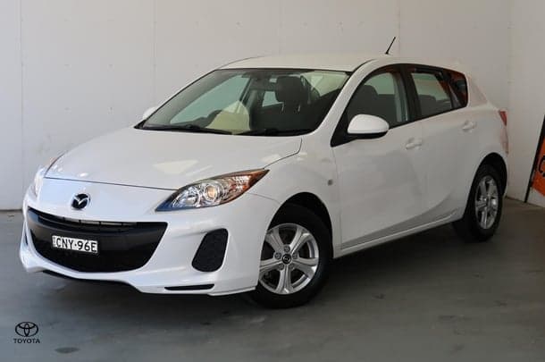 2013 Mazda 3 Neo in White