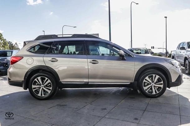 2017 Subaru Outback 3.6R in Silver