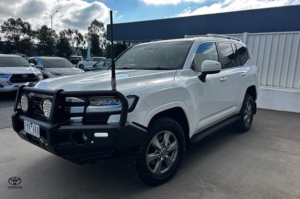 2022 Toyota Landcruiser VX in White