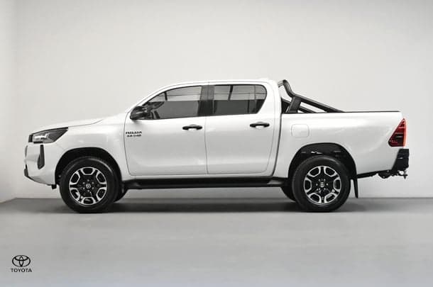 2025 Toyota Hilux SR5 in White