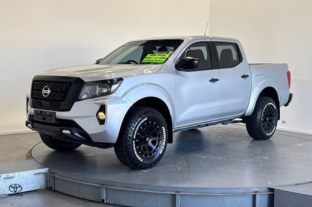 2022 Nissan Navara SL in Other