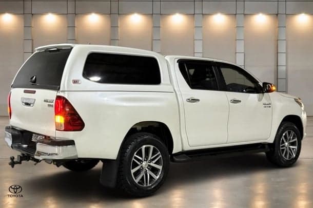 2015 Toyota Hilux SR5 in White