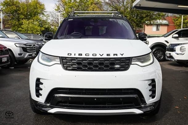 2021 Land Rover Discovery D300 R-Dynamic HSE in White
