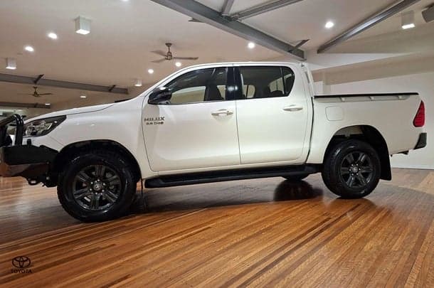 2025 Toyota Hilux SR in White