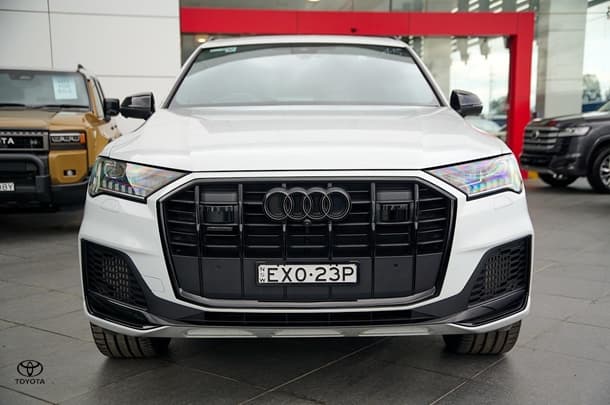 2022 Audi Q7 55 TFSI S line in White
