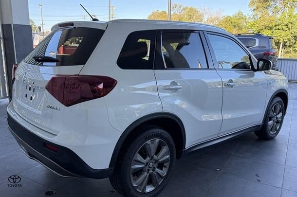 2021 Suzuki Vitara Base in White