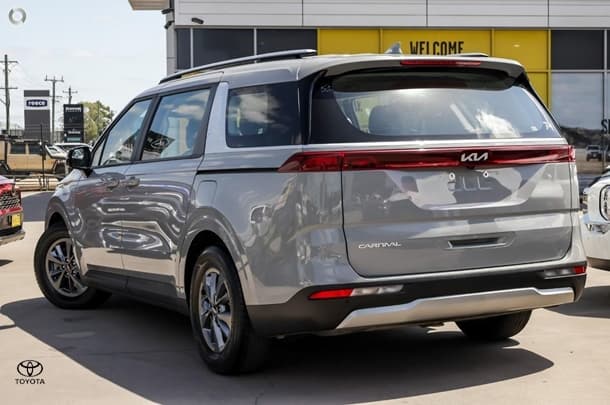 2022 Kia Carnival S in Silver