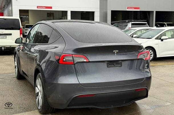 2022 Tesla Model Y Rear-Wheel Drive in Grey
