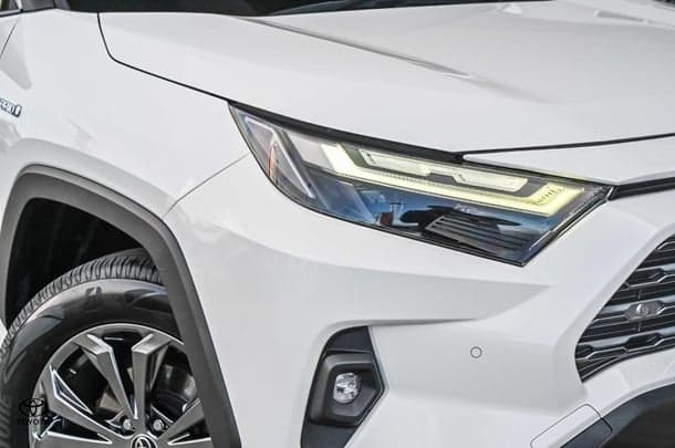 2022 Toyota RAV4 GXL in White