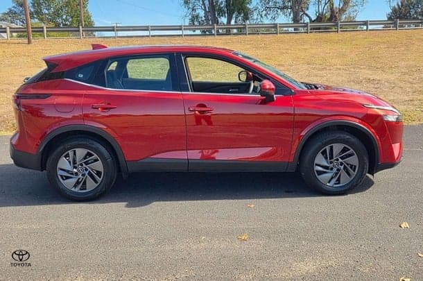 2024 Nissan QASHQAI ST in Fuji Sunset Red