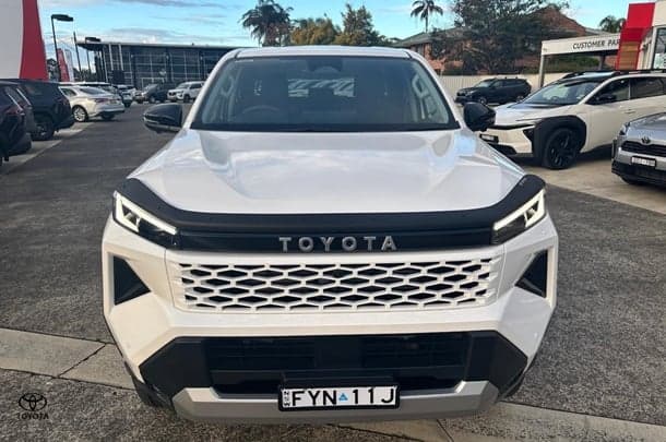 2026 Toyota Hilux SR5 48V in White