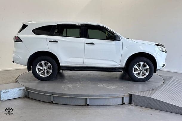2024 Isuzu MU-X LS-M in White