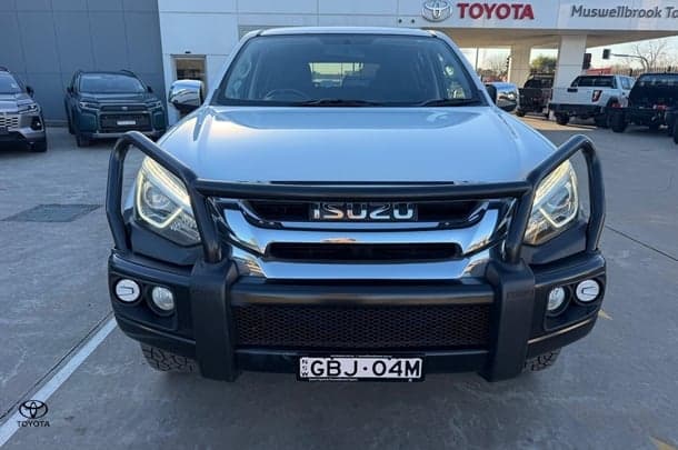 2018 Isuzu MU-X LS-U in White