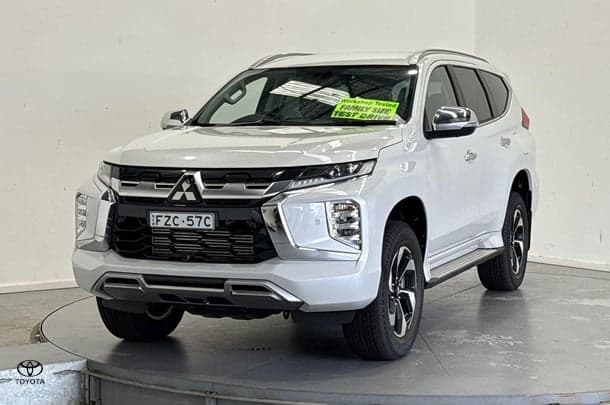 2024 Mitsubishi Pajero Sport Exceed in White