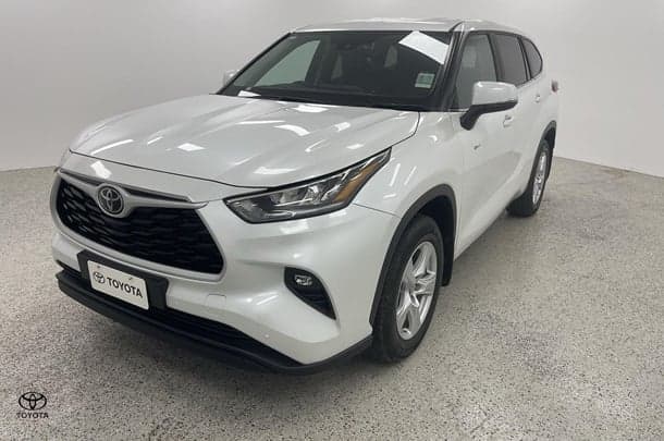 2024 Toyota Kluger GX in White