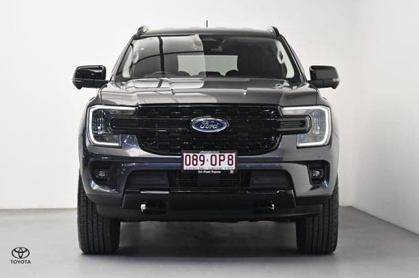 2025 Ford Everest Sport in Grey