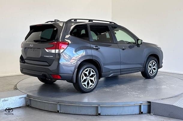 2023 Subaru Forester 2.5i in Grey