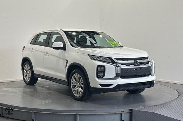 2024 Mitsubishi ASX ES in White