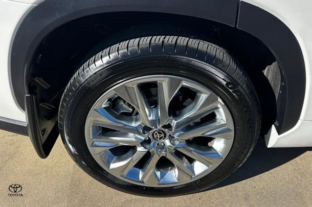2021 Toyota Kluger Grande in White