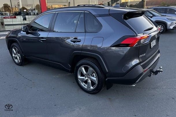 2021 Toyota RAV4 GXL AWD in Silver