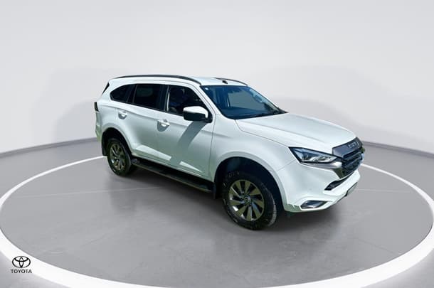 2023 Isuzu MU-X LS-U in White