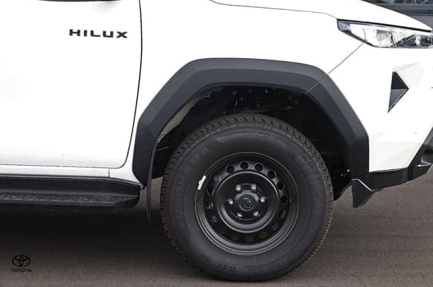 2025 Toyota Hilux SR 48V in White