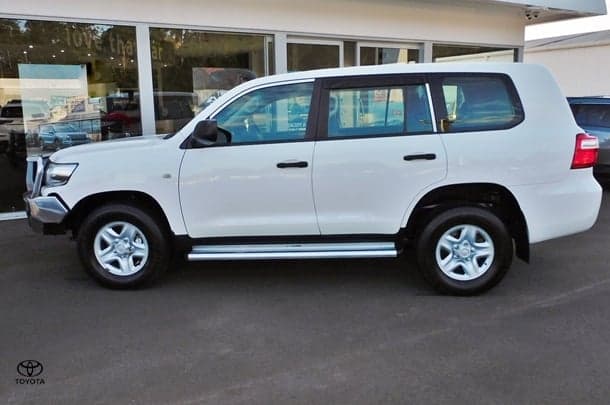 2017 Toyota Landcruiser GX in White