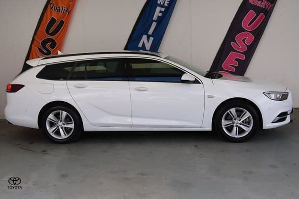 2018 Holden Commodore LT in White