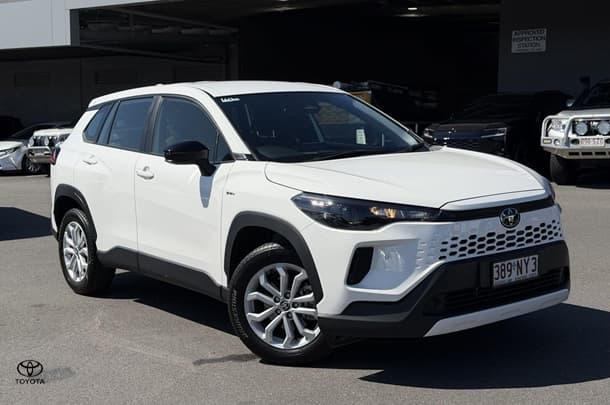 2025 Toyota Corolla Cross GX in White