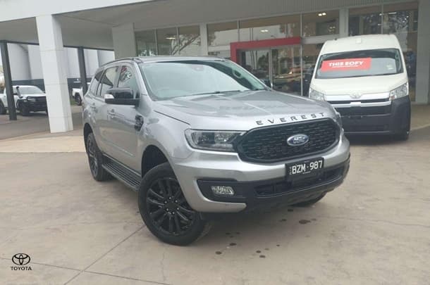 2022 Ford Everest Sport in Pink