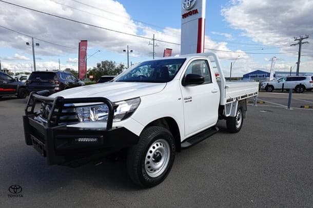 2023 Toyota Hilux SR in White