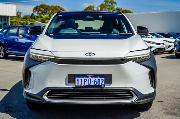 2025 Toyota bZ4X Base in White