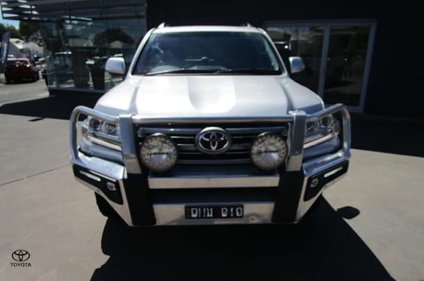 2020 Toyota Landcruiser VX in Silver