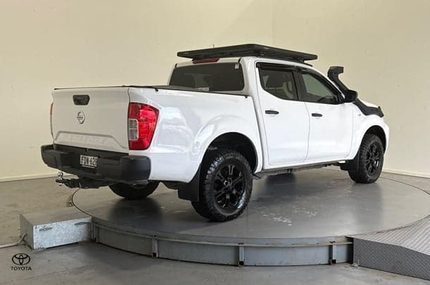 2023 Nissan Navara SL in White