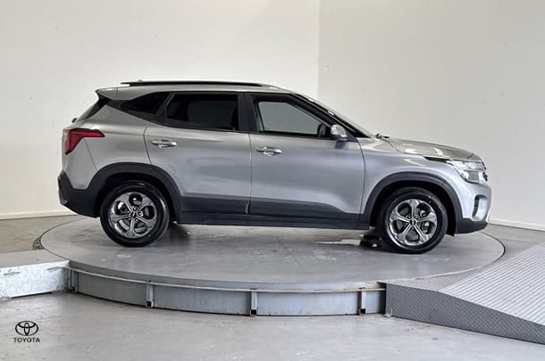 2023 Kia Seltos S in Grey