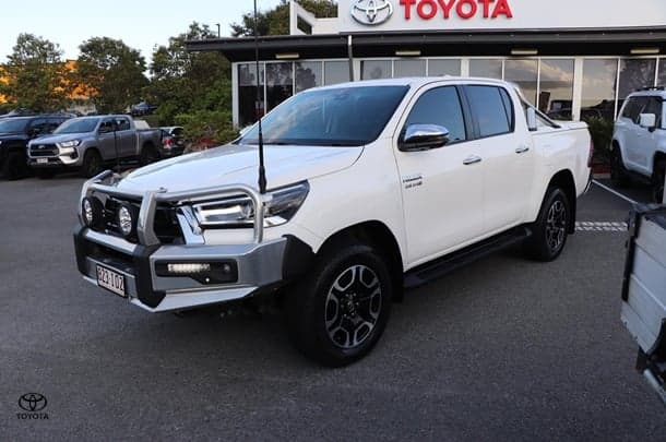 2022 Toyota Hilux SR5 in White